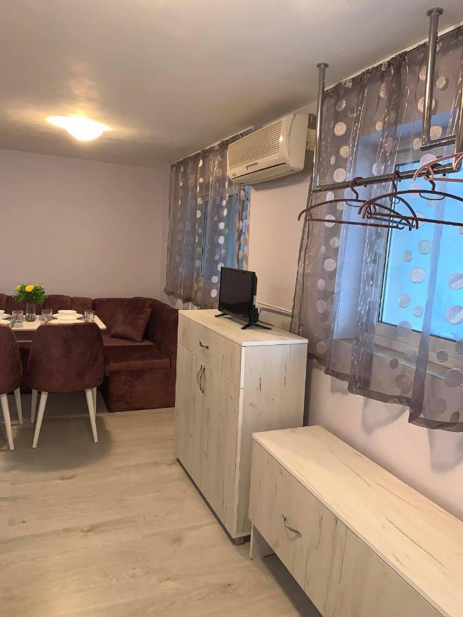Comfy Studio Apartment By The Flower Market Varna Exterior foto