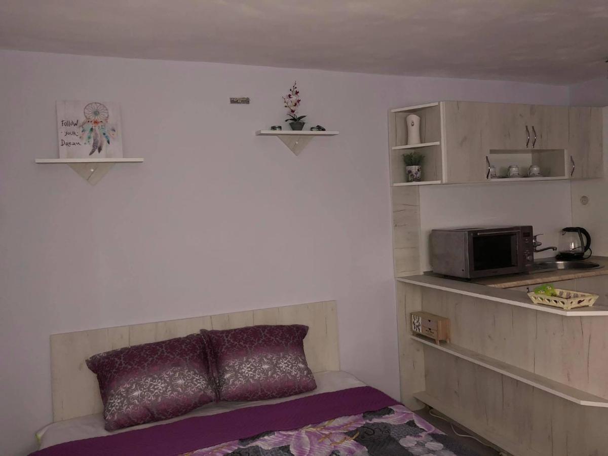 Comfy Studio Apartment By The Flower Market Varna Exterior foto