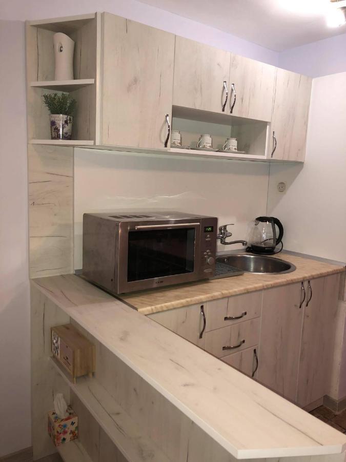 Comfy Studio Apartment By The Flower Market Varna Exterior foto